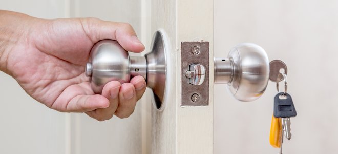 Door Knob Latch - Locksmiths Dubai
